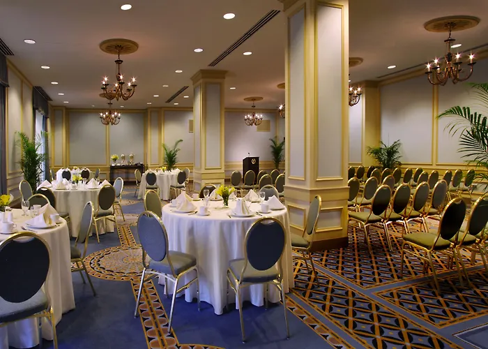 Hotel The Palmer House Hilton 4*