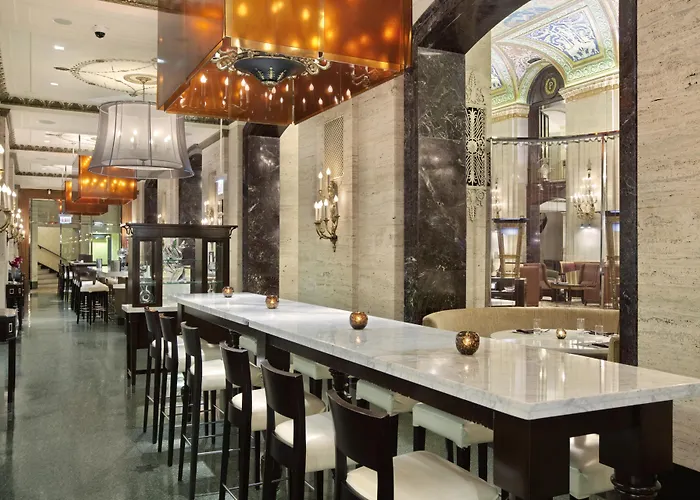 The Palmer House Hilton 4*