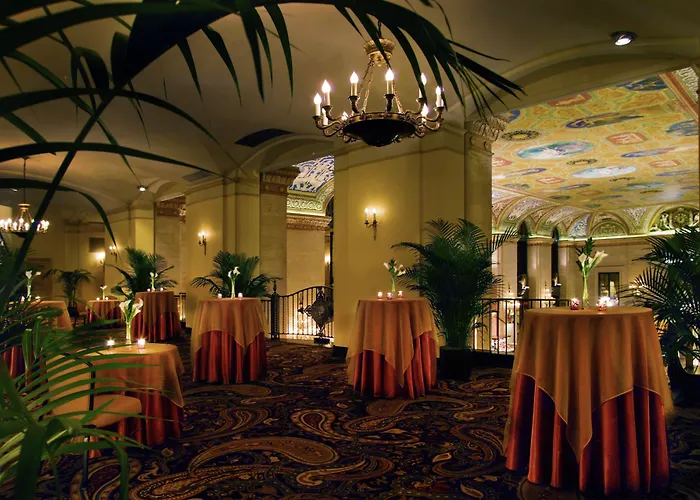 Hotel The Palmer House Hilton 4*